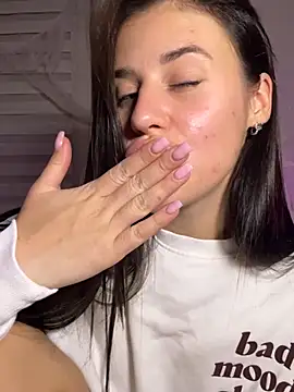 Lira_FayeeeのライブXXXチャット