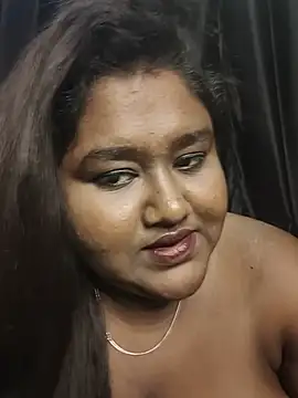צ'אט XXX בשידור חי של horny_diana