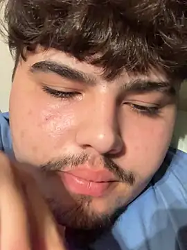 Yannick04 – Naživo XXX chat