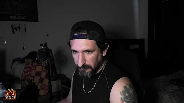 XXX chat uživo modela DevilPup75_