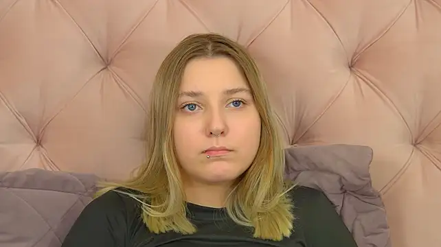 TinnaBurton Chat XXX in diretta