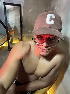 max__4vc Chat XXX live