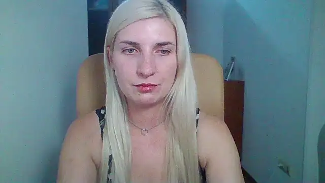 Chat XXX en directo de Alice_Veil