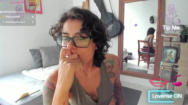 צ'אט XXX בשידור חי של natt_op