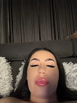 Andrestarr Adlı Modelin Canlı XXX Sohbeti
