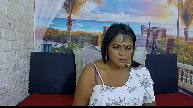 indianswtbella XXX чат на живо
