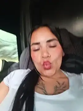 Chat +18 de MAYE__13 ao vivo