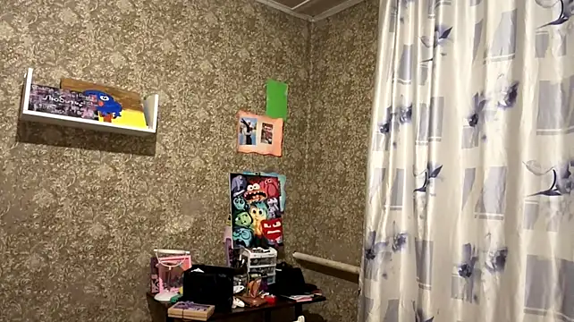 LilliaEhmen XXX чат на живо