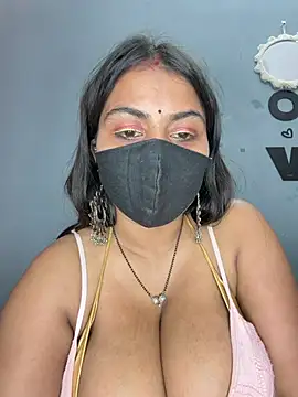 צ'אט XXX בשידור חי של hot8178