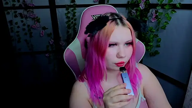 kitsune_little Adlı Modelin Canlı XXX Sohbeti