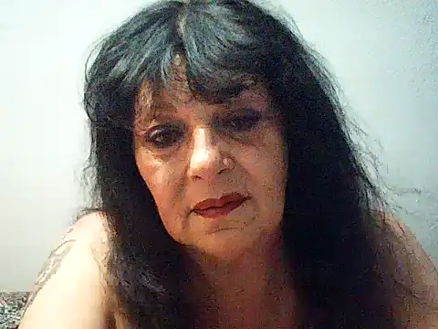 LadyCHARMS69 – Naživo XXX chat