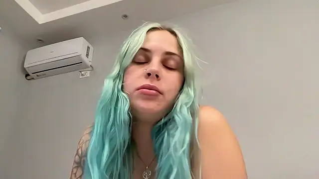 Онлайн чат XXX Rowenaaa