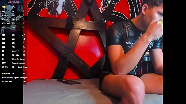צ'אט XXX בשידור חי של Axel_Romanov