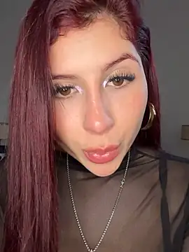 bbyMiaDiaz Show in webcam
