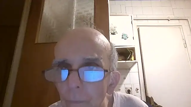 mariusica1@xh Live XXX Chat