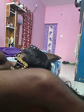 tamilcouples0 élő XXX-chatje