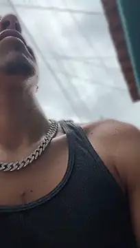 צ'אט XXX בשידור חי של IanValencia_