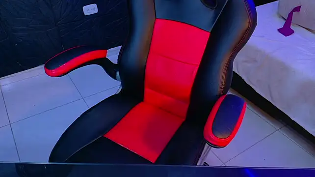 XXX chat uživo modela joel_embid