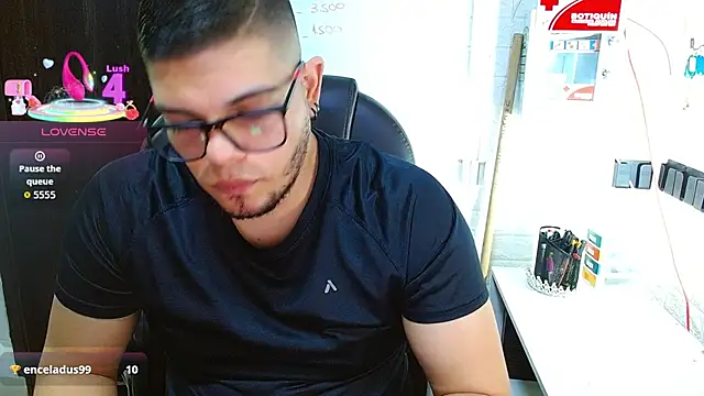 Realjoel01 Adlı Modelin Canlı XXX Sohbeti