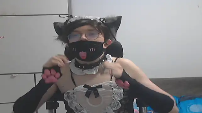 FemboyMiles Chat XXX in diretta