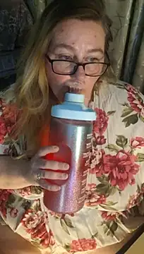 Iceprincess2bad4u's Live XXX Chat