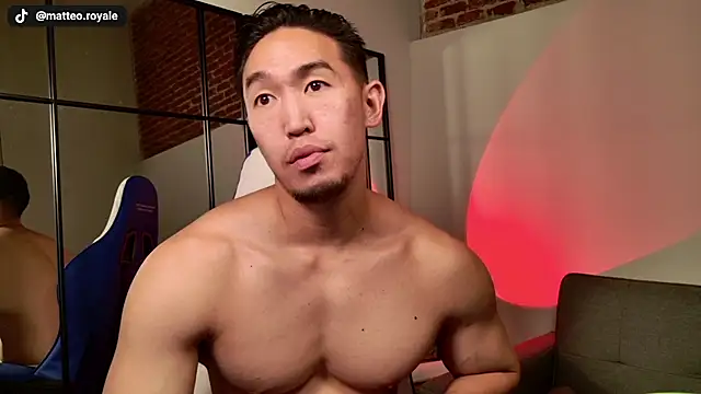 XXX chat uživo modela MatteoRoyale