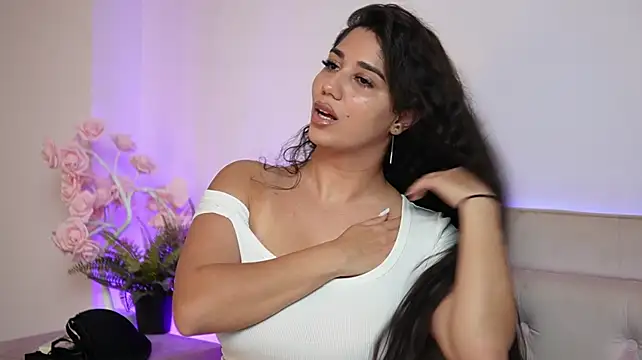 JuliaPistol Chat XXX live
