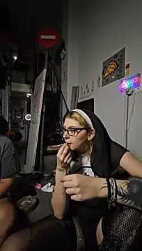 whatevaandissues' Live XXX Chat