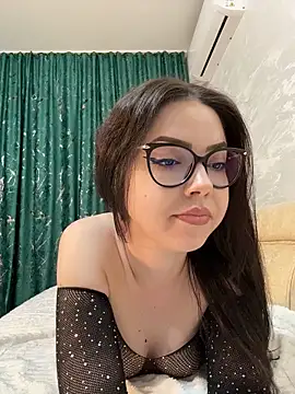 צ'אט XXX בשידור חי של KaylaLewyss