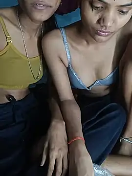 Ex_ppriya লাইভ XXX চ্যাট