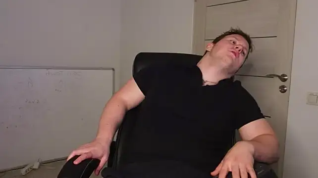 XXX chat uživo modela Richard_Dullas
