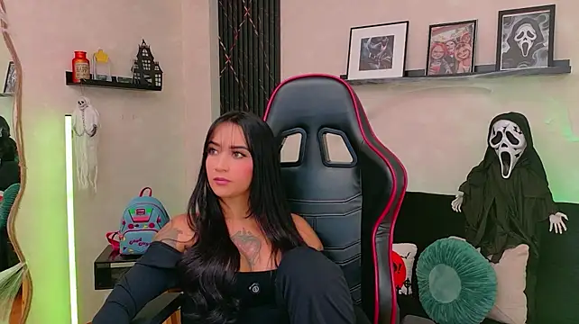 Živý XXX chat EmmyEvans1