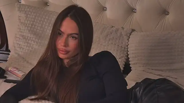Amanda_River Adlı Modelin Canlı XXX Sohbeti