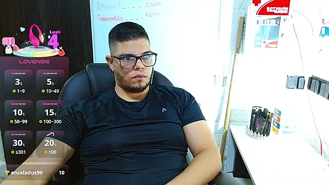 צ'אט XXX בשידור חי של Realjoel01