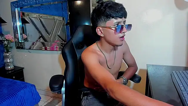 Mr_Dylan1 live XXX chat