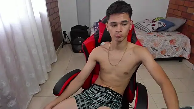 Aron_Boyy Webcam-Show