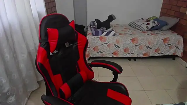 Aron_Boyy Webcam show