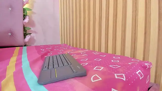 lovely__kiss__'s Live XXX Chat