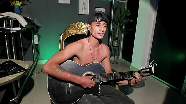 Živý XXX chat MaxiimoRomano_