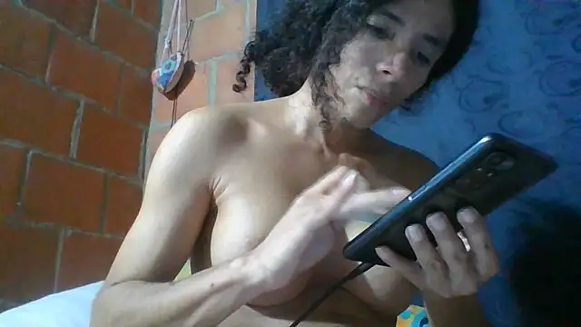 Nadia_Monroe Chat XXX in diretta