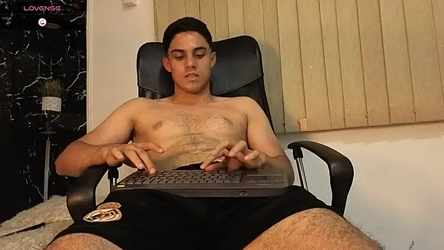 Jeremy_01 Live XXX-chat