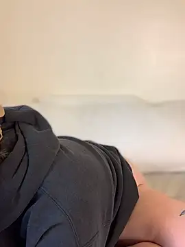แชท XXX สดของ PussiesnCream_