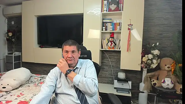 SpartacusDaddy48 Adlı Modelin Canlı XXX Sohbeti