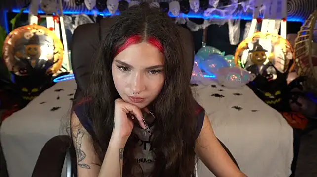 XXX chat uživo modela BabyFlowerr