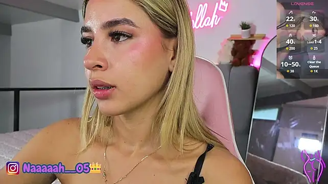 צ'אט XXX בשידור חי של Nallah__