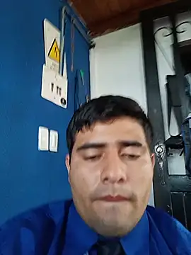 papi_semental élő XXX-chatje