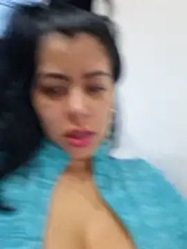 แชท XXX สดของ Luianna