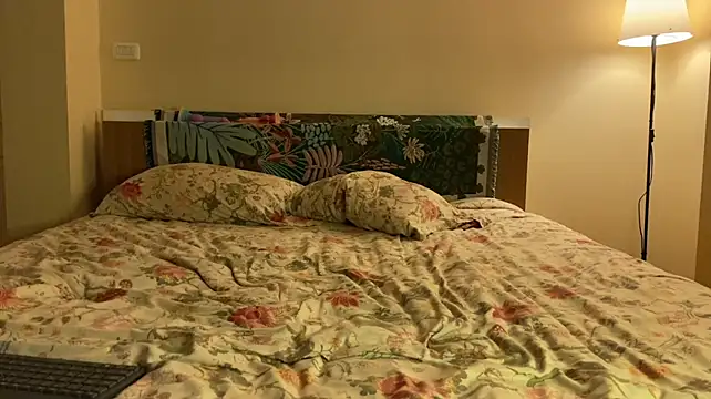 KellyTwink Adlı Modelin Canlı XXX Sohbeti