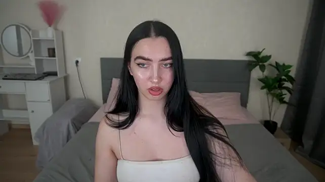 WildKittenX_ Adlı Modelin Canlı XXX Sohbeti