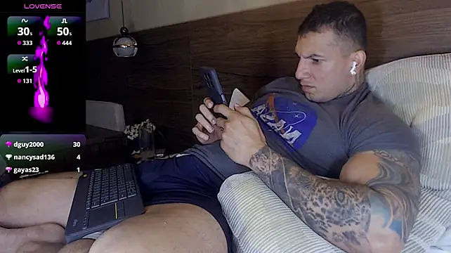 Онлайн чат XXX Shane_Clay